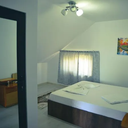 Pensjonat Casa Rebeka *