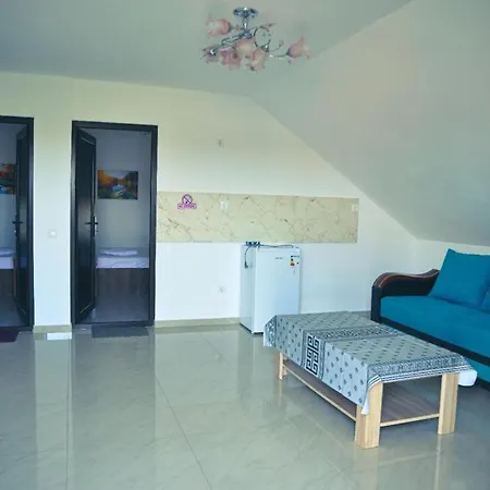 Casa Rebeka Pensión *